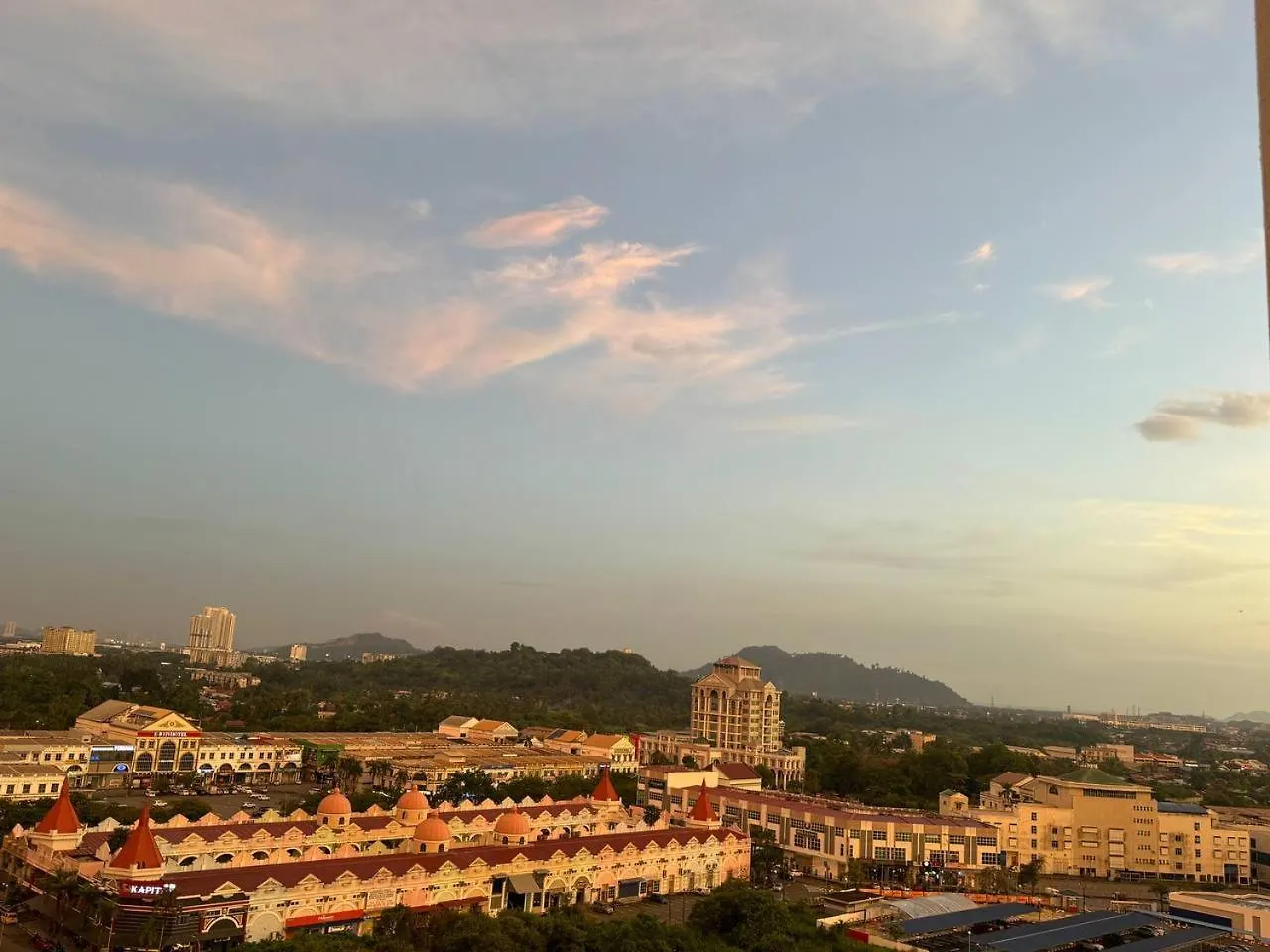 Luxury Family Fun Suites-Infinity Pool, Vr,Telescope- M2 Perai 0*,  Malaysia