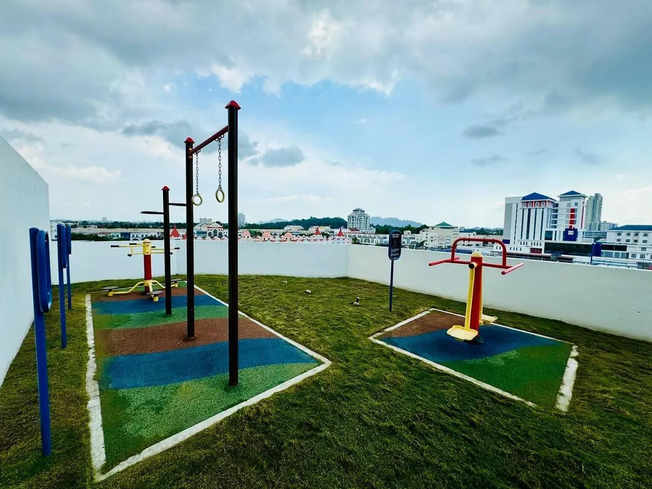 Luxury Family Fun Suites-Infinity Pool, Vr,Telescope- M2 Perai Apartment