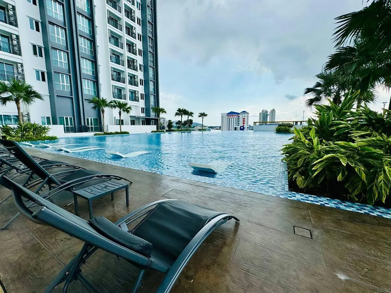 Luxury Family Fun Suites-Infinity Pool, Vr,Telescope- M2 Perai Malaysia
