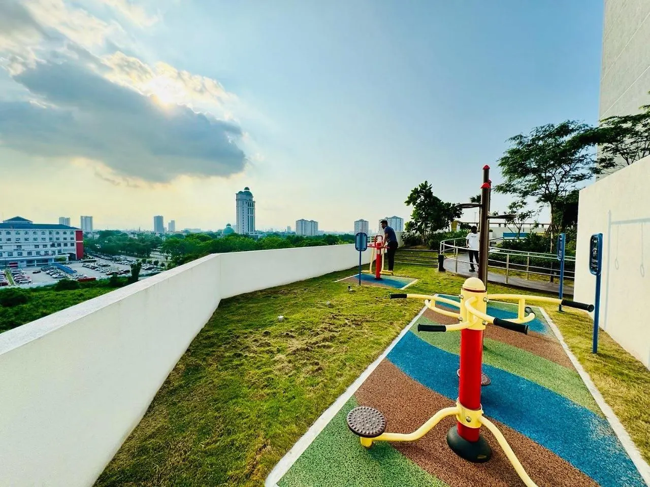 Luxury Family Fun Suites-Infinity Pool, Vr,Telescope- M2 Perai Apartment